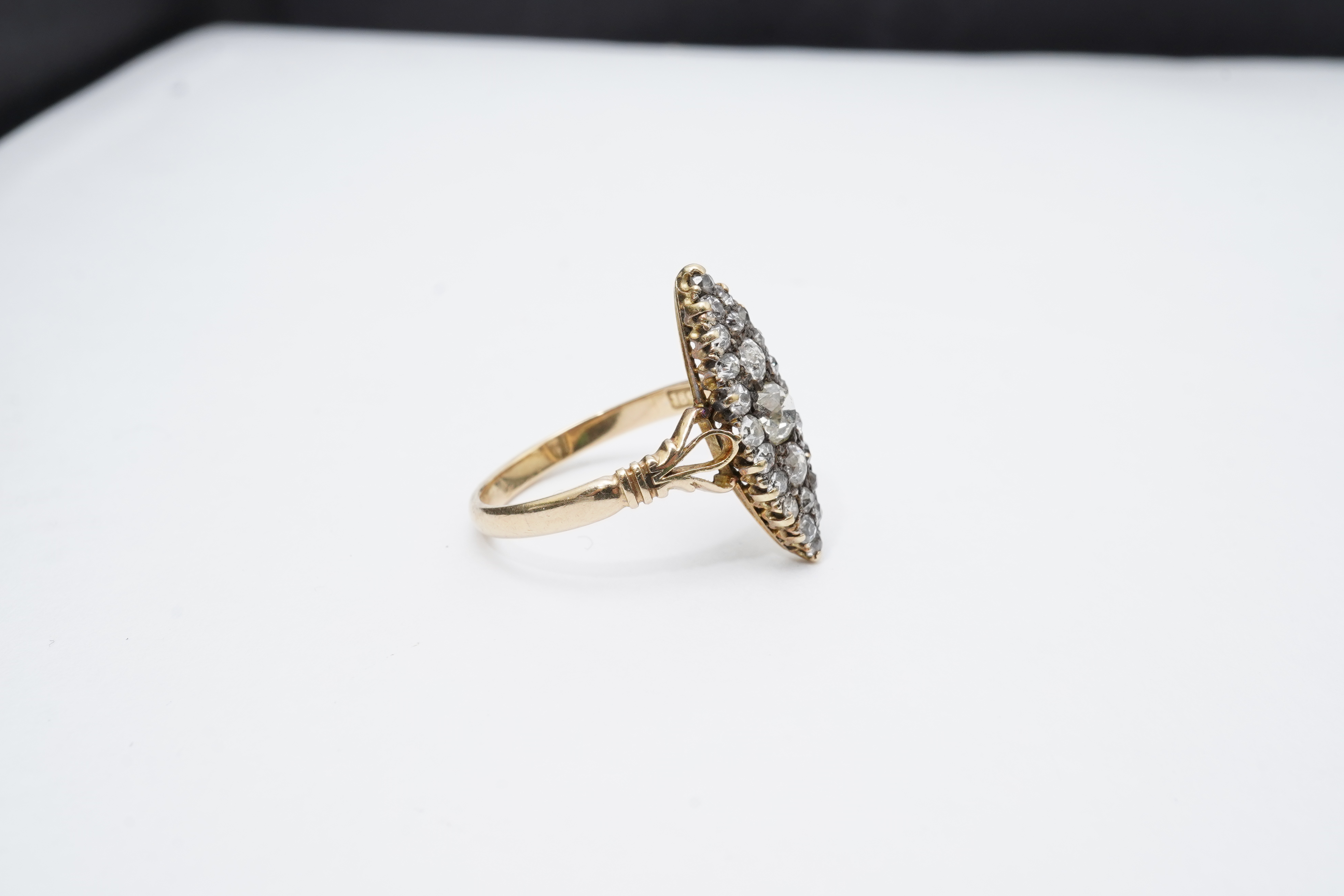 A Victorian diamond ring, late 19th century